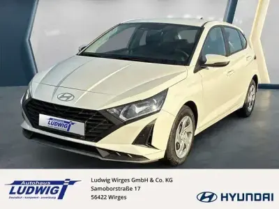 Gebraucht Hyundai i20 Select 79 PS (58 kW) 2025 Weiß Limousine