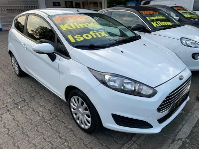 Gebraucht Ford Fiesta Cool & Sound Edition 60 PS (44 kW) 2015 Weiß Kleinwagen