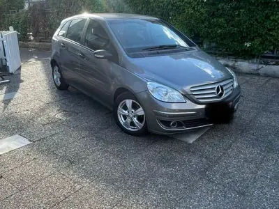 Gebraucht Mercedes B150 95 PS (69 kW) 2008 Braun Van / Kleinbus