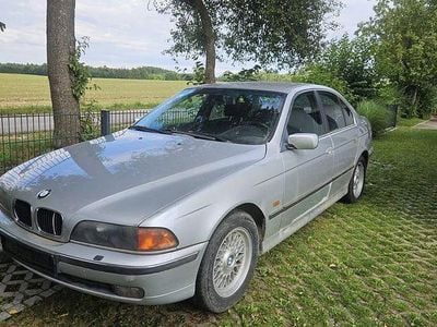 BMW 523