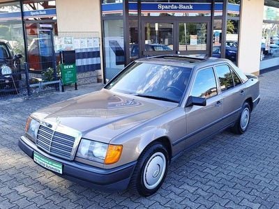 Gebraucht Mercedes E230 132 PS (97 kW) 1988 Braun Limousine