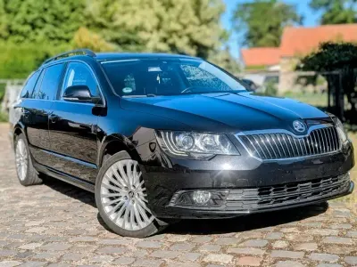 Gebraucht Skoda Superb Best of 140 PS (102 kW) 2015 Schwarz Kombi