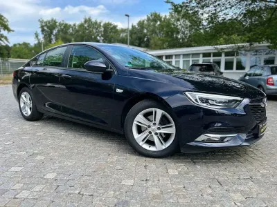 Gebraucht Opel Insignia Edition 136 PS (100 kW) 2018 Blau Limousine