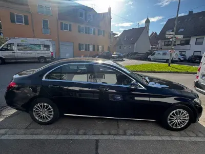 Second-hand Mercedes C180 156 CP (114 kW) 2015 Negru Berlinǎ