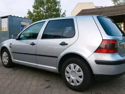 Używany VW Golf IV Edition 75 KM (55 kW) 2003 Srebrny Sedan/Limuzyna