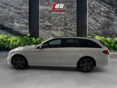 Gebraucht Mercedes C400 AMG line 333 PS (244 kW) 2018 Polarweiss  unilack Limousine