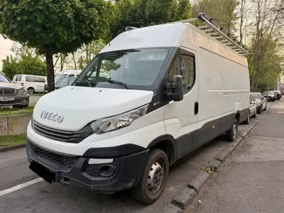 Gebraucht Iveco Daily 136 PS (100 kW) 2018 Weiß Van / Kleinbus