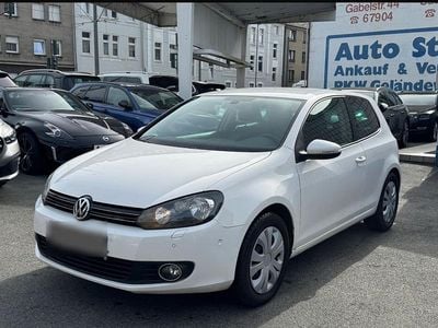 Gebraucht VW Golf VI Team 105 PS (77 kW) 2010 Weiß Kleinwagen