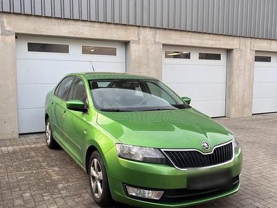 Gebraucht Skoda Rapid Ambition 105 PS (77 kW) 2013 Grün Kleinwagen
