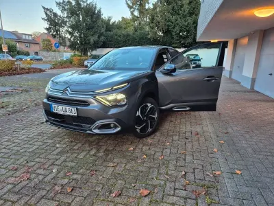 Käytetty Citroën C4 PureTech 131 HP (96 kW) 2023 Harmaa Katumaasturi
