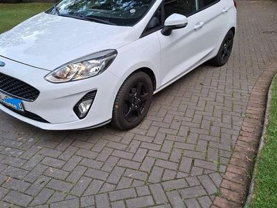 Weiß Gebraucht 2018 Ford Fiesta Limousine | 10.000 € (Fairer Preis)