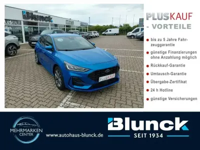 Gebraucht Ford Focus ST-Line X 155 PS (114 kW) 2022 Dynamicblau (metallic) Limousine