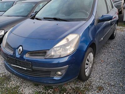 Blau Gebraucht 2008 Renault Clio II Dynamique Limousine | 1.900 € (Fairer Preis)