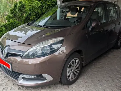 Gebraucht Renault Scénic Dynamique 116 PS (85 kW) 2014 Braun Van / Kleinbus