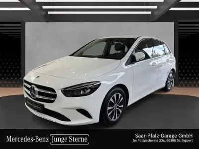 Gebraucht Mercedes B180 Style 116 PS (85 kW) 2022 Weiß Kleinwagen