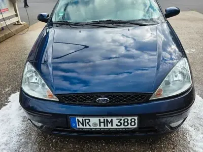 Gebraucht Ford Focus Ambiente 116 PS (85 kW) 2002 Blau Limousine