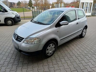 Gebraucht VW Fox 54 PS (39 kW) 2007 Silber Kleinwagen