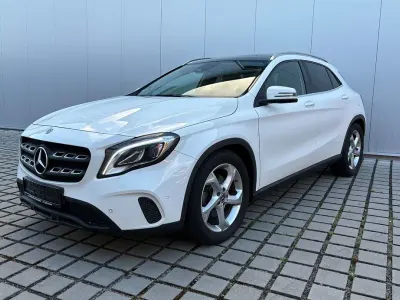Gebraucht Mercedes GLA250 Urban 211 PS (155 kW) 2019 Weiß SUV