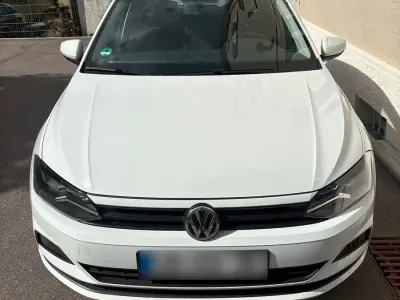 Gebraucht VW Polo 65 PS (47 kW) 2018 Weiß Kleinwagen