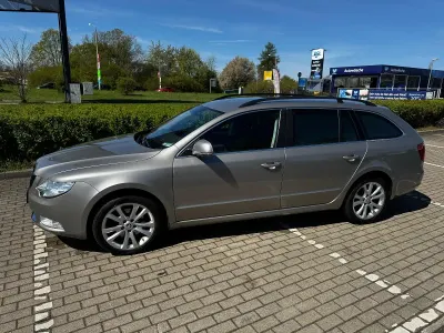 Gebraucht Skoda Superb 160 PS (117 kW) 2011 Silber Kombi