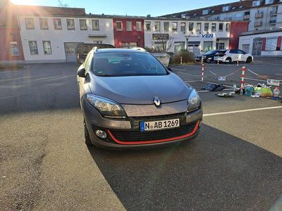 Grau Gebraucht 2013 Renault Mégane GrandTour Bose Edition Kombi | 4.900 € (Fairer Preis)