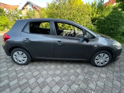 Gebraucht Toyota Auris Sol 124 PS (91 kW) 2007 Grau Kleinwagen