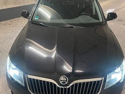 Gebraucht Skoda Superb 140 PS (102 kW) 2014 Schwarz Kombi
