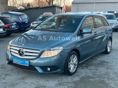 Usata Mercedes B200 156 CV (114 kW) 2012 Verde Monovolume