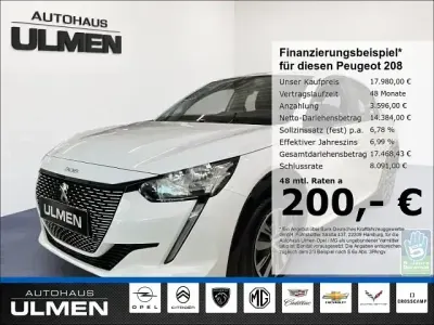 Gebraucht Peugeot e-208 Active 100 kW (136 PS) 2022 Weiss Kleinwagen