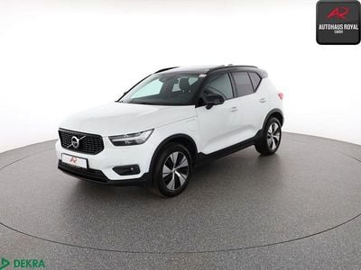 Weiss (metallic) Gebraucht 2020 Volvo XC40 R-Design SUV | 27.780 € (Fairer Preis)