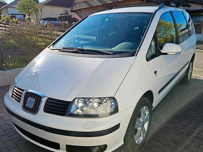 Begagnad Seat Alhambra 140 HK (102 kW) 2010 Vit Minibuss