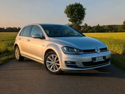 Gebraucht VW Golf VII LOUNGE 110 PS (80 kW) 2015 Silber Limousine