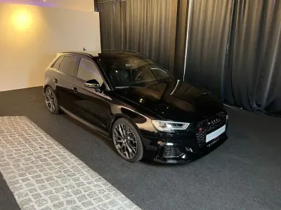 Gebraucht Audi RS3 Sportback Sport 400 PS (294 kW) 2019 Mythosschwarz Kleinwagen