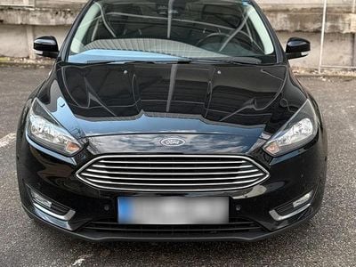 Gebraucht Ford Focus Titanium 182 PS (133 kW) 2015 Schwarz Kombi