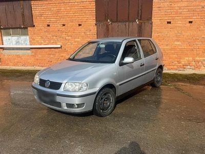 Gebraucht VW Polo 75 PS (55 kW) 2001 Silber Kleinwagen