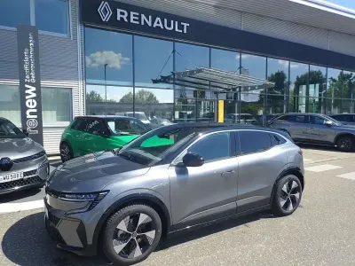 Neu Renault Megane E-Tech Komfort 160 kW (218 PS) 2026 Dolomitgrau, black pearlschw Limousine