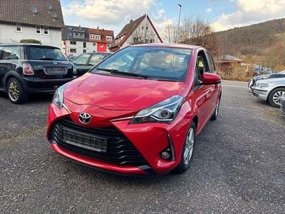 Gebraucht Toyota Yaris Comfort 111 PS (81 kW) 2017 Rot Kleinwagen