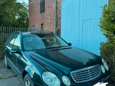 Gebraucht Mercedes E220 150 PS (110 kW) 2003 Grün Kombi
