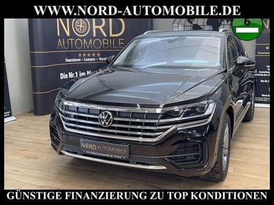 Tamarindenbraun metall (metallic) Gebraucht 2023 VW Touareg R-line SUV | 47.800 € (Guter Preis)
