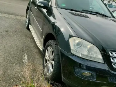 Gebraucht Mercedes ML420 225 PS (165 kW) 2007 Schwarz SUV