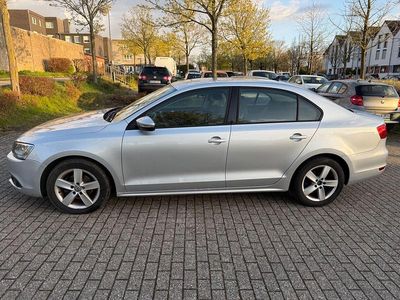 Gebraucht VW Jetta Comfortline 105 PS (77 kW) 2011 Silber Limousine