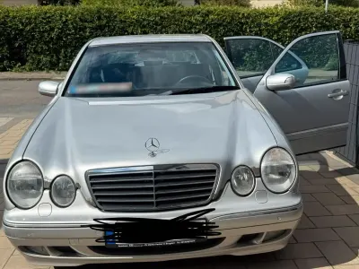Gebraucht Mercedes E270 178 PS (130 kW) 2020 Silber Limousine