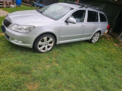 Silber Gebraucht 2009 Skoda Octavia Kombi | 3.899 €