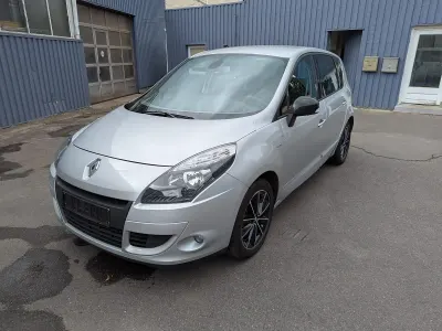 Gebraucht Renault Grand Scénic III Bose Edition 131 PS (96 kW) 2011 Silber Van / Kleinbus