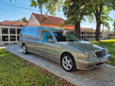 Gebraucht Mercedes E270 Avantgarde 170 PS (125 kW) 2002 Braun Limousine