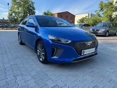 Gebraucht Hyundai Ioniq Premium 105 PS (77 kW) 2017 Blau Kleinwagen