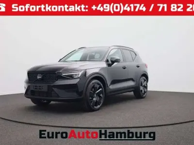 Neu Volvo XC40 Plus 197 PS (144 kW) 2026 Onyx black metallic SUV