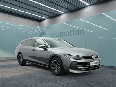 Grau Gebraucht 2024 VW Passat Elegance Van / Kleinbus | 39.649 € (Etwas zu teuer)