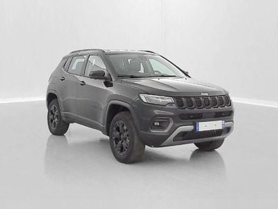 Gebraucht Jeep Compass 179 PS (131 kW) 2024 Solid black SUV