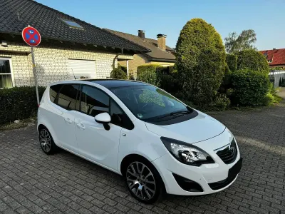 Gebraucht Opel Meriva 2013 Weiß Van / Kleinbus